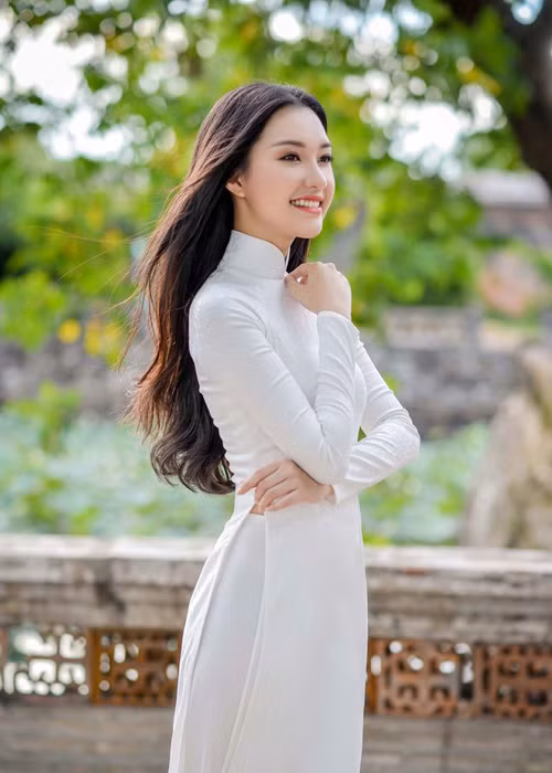 7 thi sinh Hoa hau Viet Nam da xinh con hoc gioi-Hinh-4