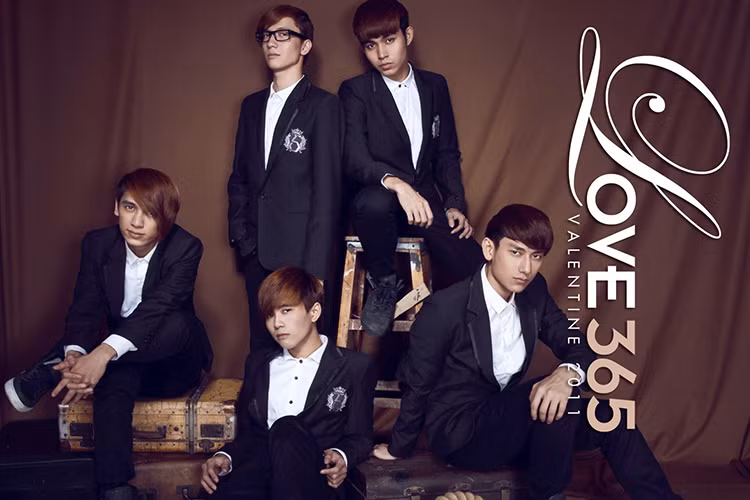 MV đầu tiên của 365 là "Awakening". Cuối năm 2011, nhóm tung ra MV “Oh my love”, album đầu tay “Chiếc hộp tình yêu” và tổ chức liveshow đầu tiên. Tháng 12/2012, 365 ra mắt MV “Get on the floor”. Năm 2013, nhóm nhạc có bản hit đầu tiên mang tên “Nơi anh không thuộc về”. 