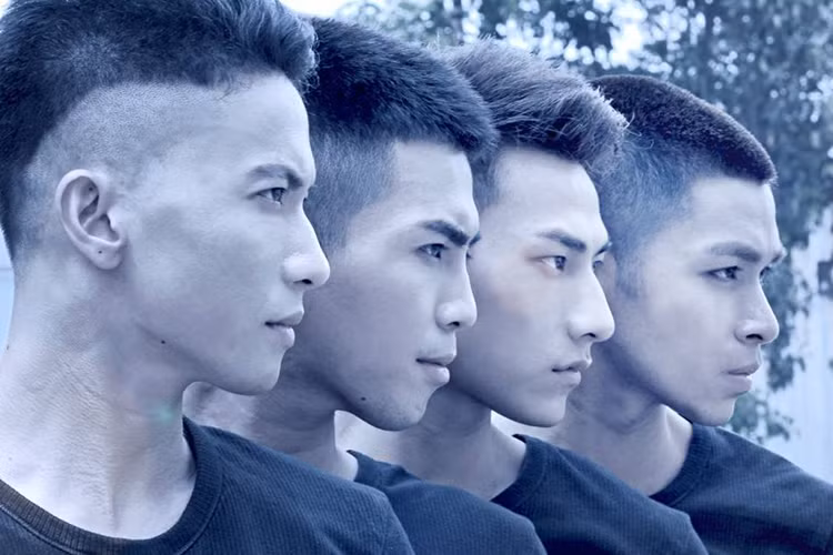 Cũng trong năm 2013, nhóm 365 gặp sóng gió khi thành viên Tronie quyết định rời nhóm vào tháng 7. Sau sự ra đi của chàng rapper này, nhóm vẫn tiếp tục hoạt động với 4 thành viên còn lại: Isaac, Jun, Will và S.T. 