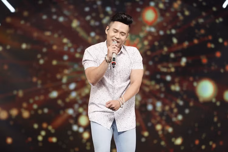 Không phụ sự mong đợi của ban giám khảo, thí sinh Minh Trị có tiết mục tốt từ chất giọng sáng đến cách truyền tải tinh thần ca khúc "Chạy". Phần trình diễn của anh được đánh giá giàu năng lượng. Tuy nhiên, ban giám khảo cho rằng Minh Trị đã để lộ khuyết điểm hát không rõ lời.