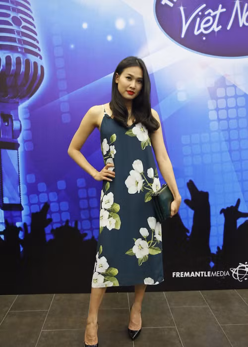 Dương Mỹ Linh và Bằng Kiều công khai mối quan hệ vào đầu tháng 5/2014. Trước khi đến với Dương Mỹ Linh, nam ca sĩ từng qua một lần đò.