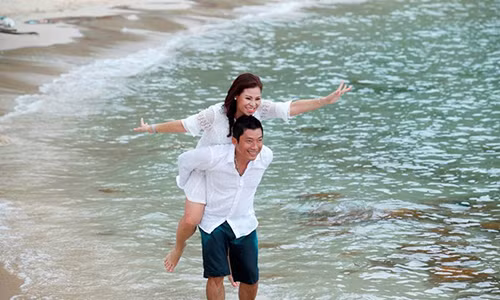 Kinh Quoc len tieng ve chuyen cuoi dai gia lon tuoi-Hinh-2