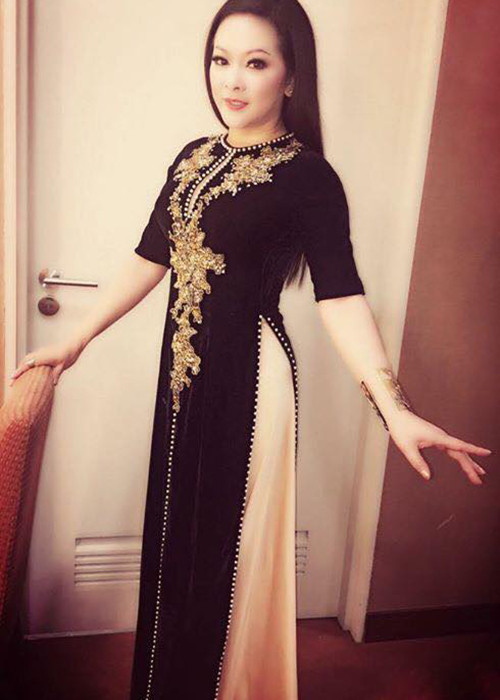 Sau khi quay trở lại Mỹ, Như Quỳnh tiếp tục theo đuổi hoạt động nghệ thuật. Loạt ảnh gần đây cho thấy, nữ ca sĩ sinh năm 1970 đã giảm cân thấy rõ.