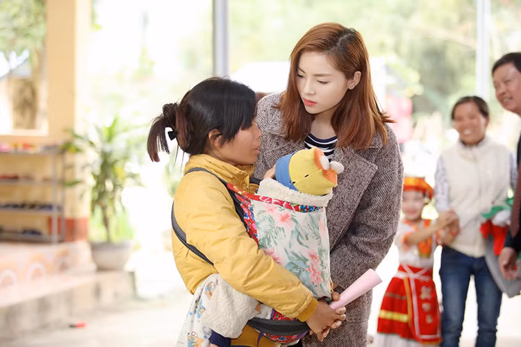 Nhung hinh anh ghi diem hiem hoi cua Hoa hau Ky Duyen