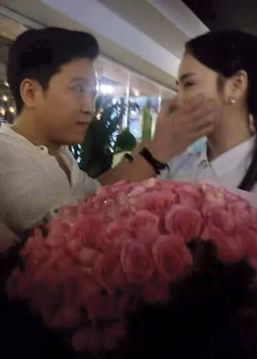 Vừa qua, do bận rộn với công việc nên "chàng hề xứ Quảng" và nữ diễn viên phim "Tuổi thanh xuân" ít có thời gian gặp nhau.