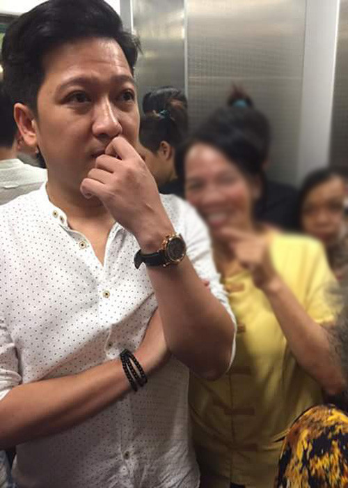 Hình ảnh Trường Giang tỏ ra khá lo lắng trước khi gặp Nhã Phương trên trường quay.