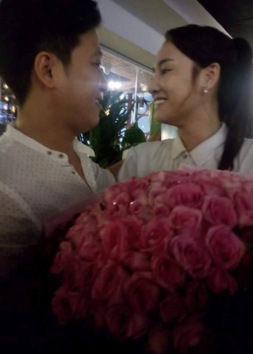 Khoảnh khắc ngọt ngào của cặp đôi Trường Giang - Nhã Phương nhận được sự chú ý của đông đảo khán giả có mặt ở trường quay.