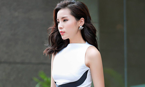 Ky Duyen xin loi sau hanh dong phi pheo thuoc la