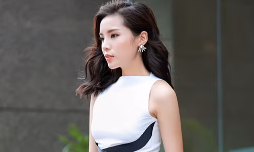 Ky Duyen xin loi sau hanh dong phi pheo thuoc la