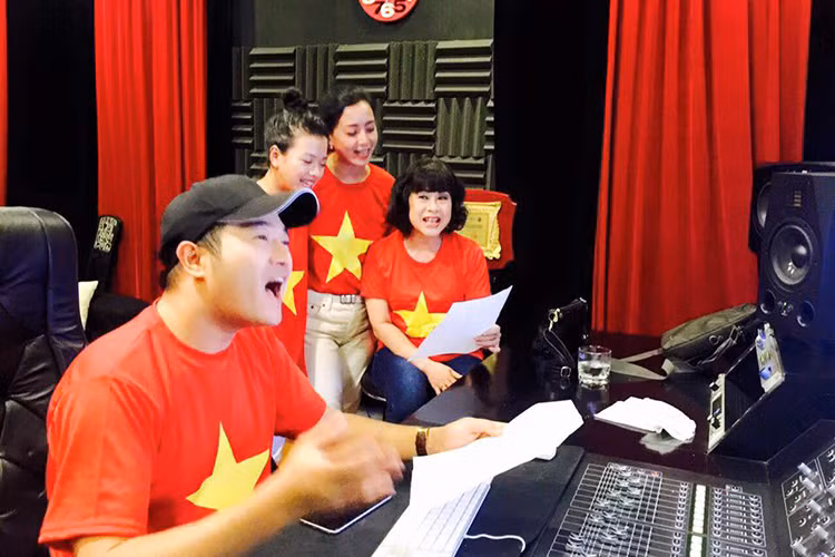 MV “Việt Nam quê hương tôi “ là dự án âm nhạc nhằm ủng hộ phán quyết của Tòa án Trọng tài Thường trực (PCA), phủ nhận “đường lưỡi bò” của Trung Quốc.