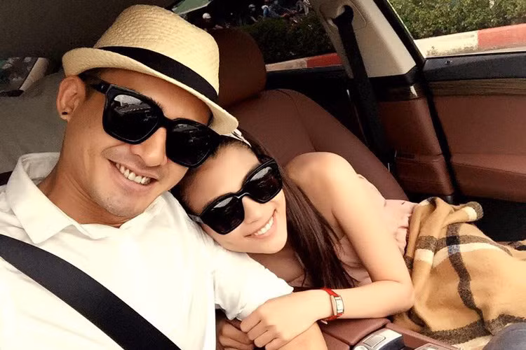 Sau đám cưới, Lương Thế Thành - Thúy Diễm nhanh chóng trở lại với công việc. Tình cảm ngọt ngào của cặp đôi diễn viên phim “Rau muống tháng 9" khiến nhiều người ngưỡng mộ.