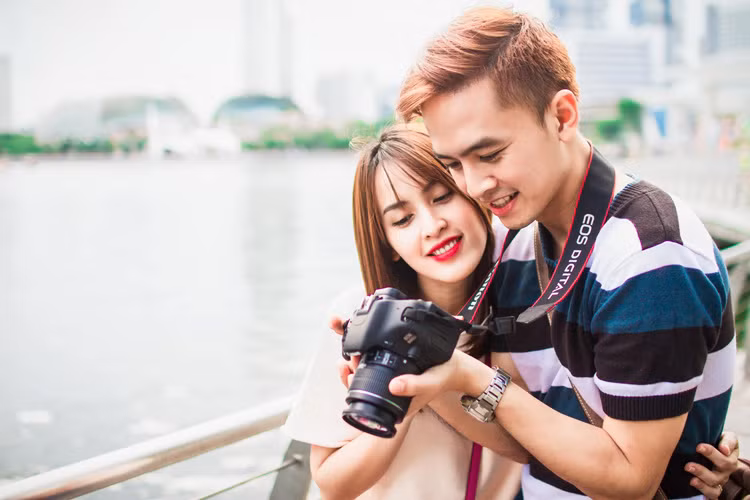 Sau đám cưới, Tú Vi và Văn Anh cùng chia sẻ những khoảnh khắc hạnh phúc bình dị bên nhau. Vào dịp lễ Tết, cặp vợ chồng thường đi du lịch nước ngoài. Ngoài song hành trong cuộc sống, Tú Vi - Văn Anh còn chung tay xây dựng “đứa con tinh thần”. Đó là bộ phim điện ảnh “Đời cho ta bao lần đôi mươi” do Văn Anh làm đạo diễn. 