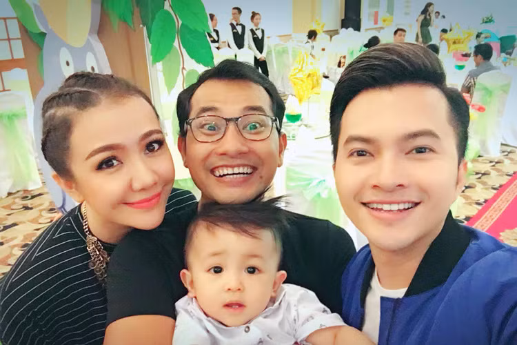 Huynh Dong to chuc tiec thoi noi hoanh trang cho con trai-Hinh-8