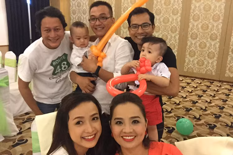 Huynh Dong to chuc tiec thoi noi hoanh trang cho con trai-Hinh-9