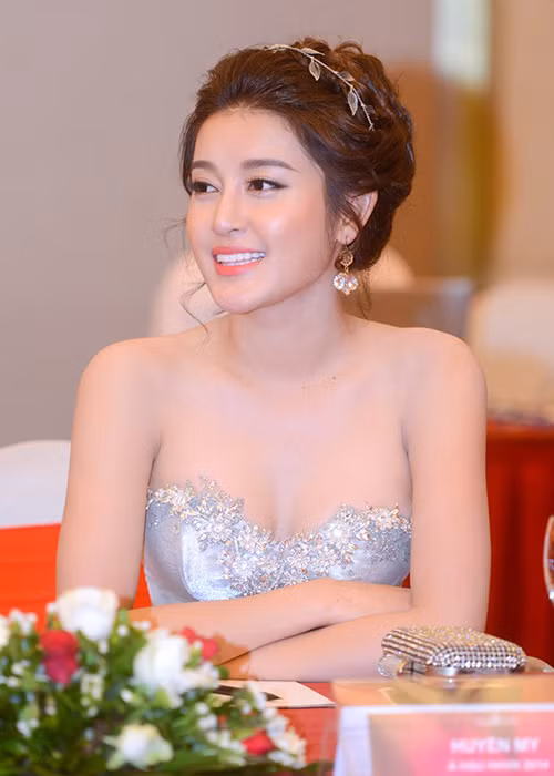 Huyền My chia sẻ trên cương vị á hậu Hoa hậu Việt Nam 2014, cô mong muốn ngày càng hoàn thiện bản thân, tham gia nhiều hoạt động cộng đồng có ích cũng như góp phần quảng bá Việt Nam ra thế giới. 