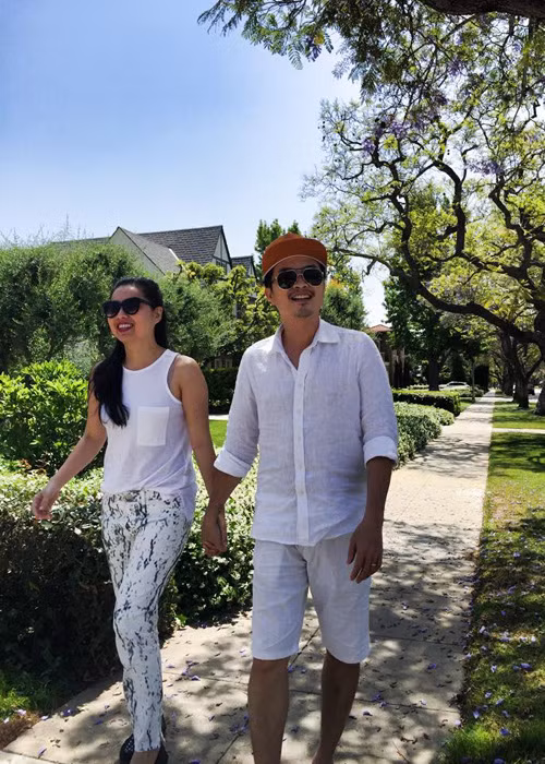 Nam diễn viên và bà xã xinh đẹp tận hưởng những giây phút bình dị bên nhau.