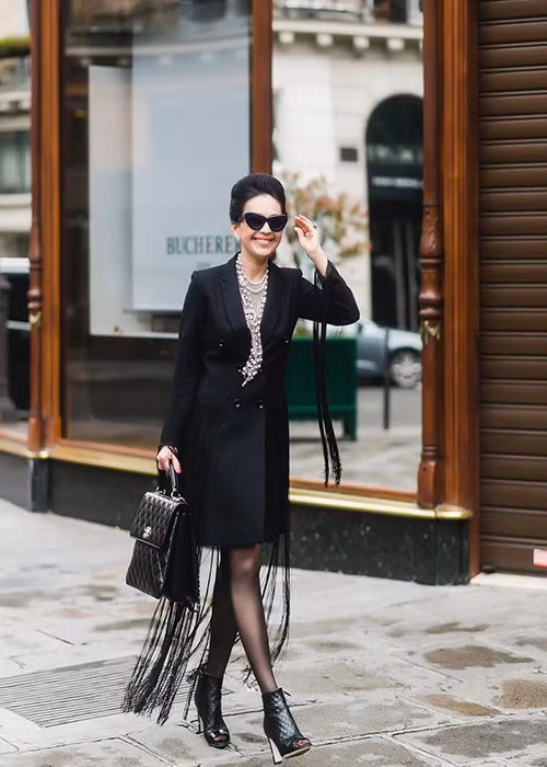 Diễm My diện váy tua rua nằm trong bộ sưu tập của NTK Đỗ Mạnh Cường vừa được giới thiệu vào tháng 6 vừa qua. 