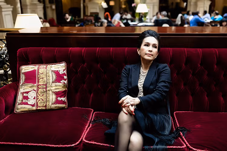 Diễm My hiện có cuộc sống hạnh phúc bên ông xã doanh nhân và hai cô con gái xinh đẹp.