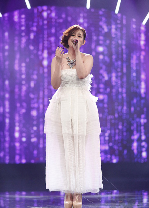 Trái ngược với Bá Duy, Thảo Nhi sa sút phong độ với màn cover thất bại bản hit "Anh cứ đi đi" của Hari Won. 