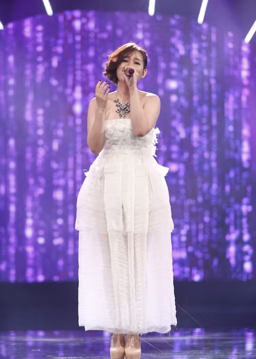 Trái ngược với Bá Duy, Thảo Nhi sa sút phong độ với màn cover thất bại bản hit "Anh cứ đi đi" của Hari Won. 