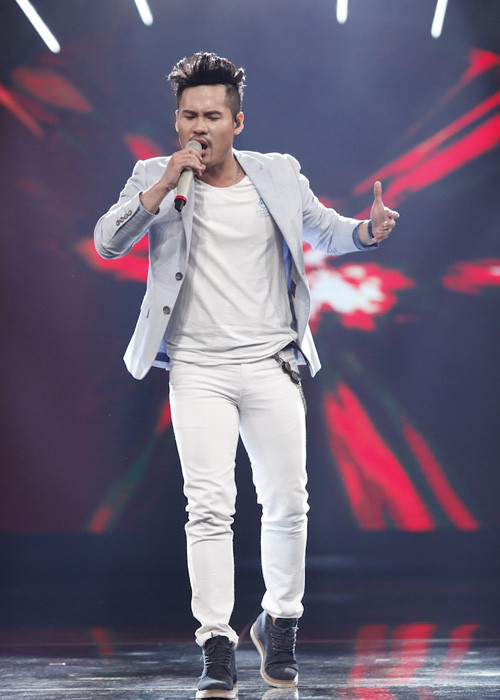 Minh Trị lại bứt phá ngoạn mục ở gala 1 Vietnam Idol 2016. Theo đó, anh được Thu Minh khen hát tiếng Anh tốt, bớt tăng động với ca khúc "Crazy". 