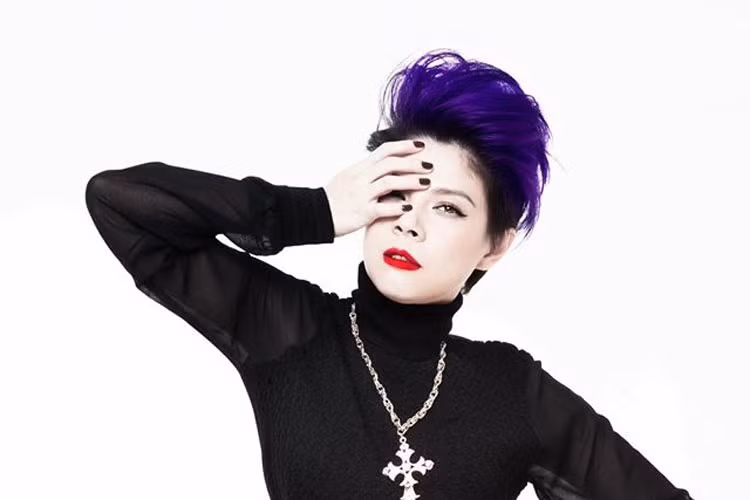 Ca sỹ Thanh Thảo "Phong cách nào hợp với mình nhất nhỉ? Lại muốn thay đổi đây". 