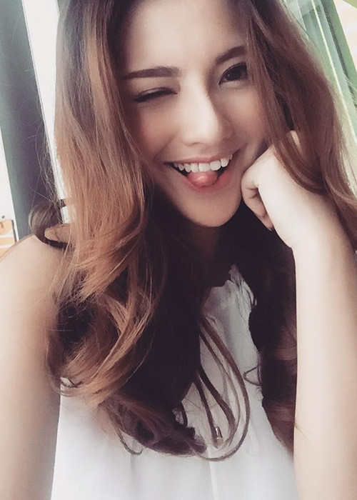 Nữ người mẫu từng khá lo lắng vì thai nhi ở tháng thứ 5 được bác sĩ chuẩn đoán nhẹ cân một chút so với tiêu chuẩn.