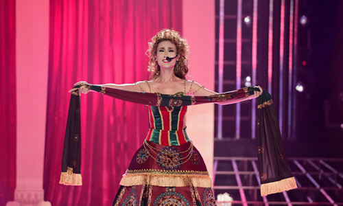 Ha Tram bat khoc vi chien thang Hoa Minzy truot top 4