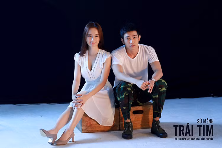 Tháng 3/2016, bộ phim điện ảnh “Taxi, em tên gì” của Angela Phương Trinh ra mắt và nhận được những phản hồi tích cực. Năm nay, cô còn xuất hiện trên màn ảnh rộng với một tác phẩm dự kiến công chiếu vào tháng 11. Đó là bộ phim “Sứ mệnh trái tim”. 