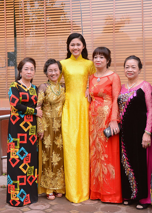 Dù thường được nhắc đến là em gái Á hậu Trà My nhưng Thanh Tú không cảm thấy khó chịu mà tự hào. (Ảnh: Zing) 