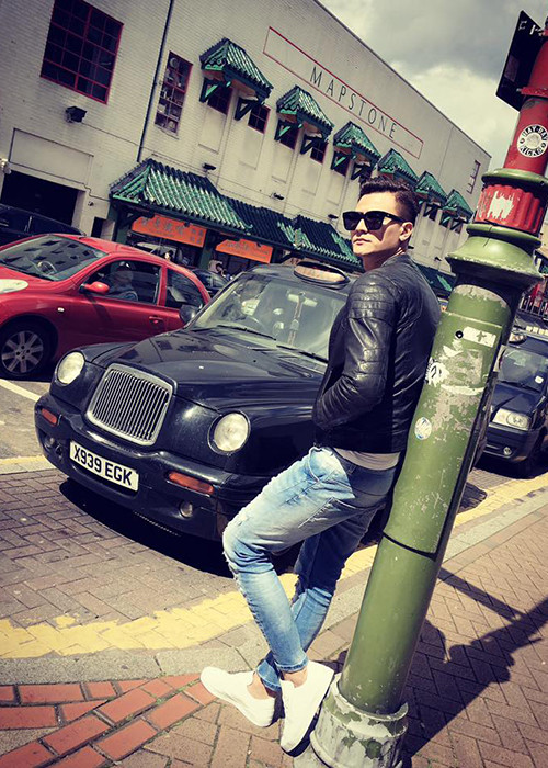 Được biết, Vĩnh Thụy đang có chuyến du lịch ở nước ngoài sau khi ghi hình cho chương trình “The Face” trong vai trò MC.