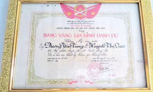 Chuyen la o can phong tho 3 Me Viet Nam anh hung va 9 liet si-Hinh-2