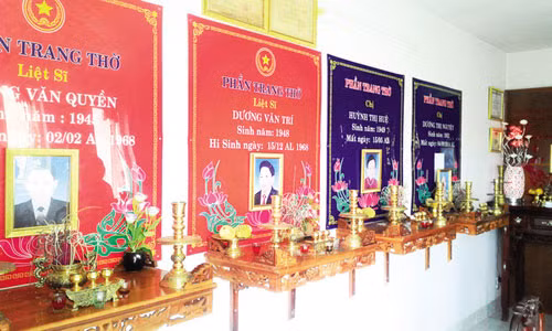 Chuyen la o can phong tho 3 Me Viet Nam anh hung va 9 liet si