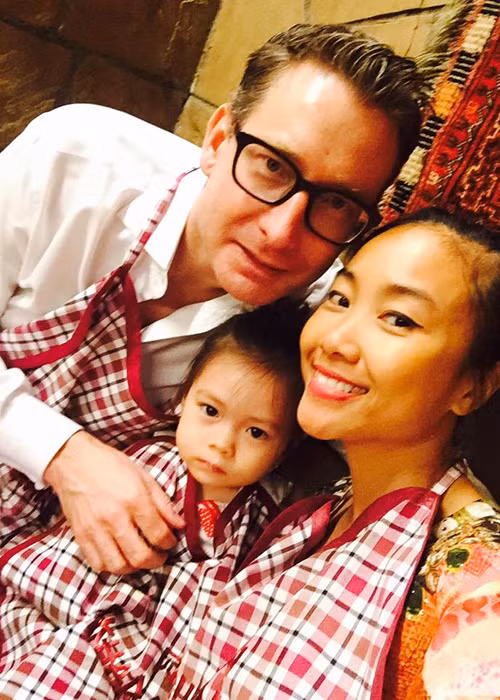 Sau khi lập gia đình và sinh con, Đoan Trang ít xuất hiện tại các sự kiện giải trí. Cô tận hưởng cuộc sống hạnh phúc, viên mãn bên chồng con.