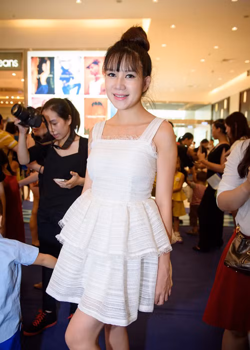 Vo Ly Hai di su kien sau 13 ngay sinh con-Hinh-4