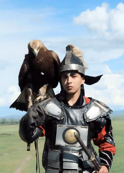 Giọng ca "Con bướm xuân" hóa thân một vị tướng quân trong chuyến du lịch Mông Cổ.