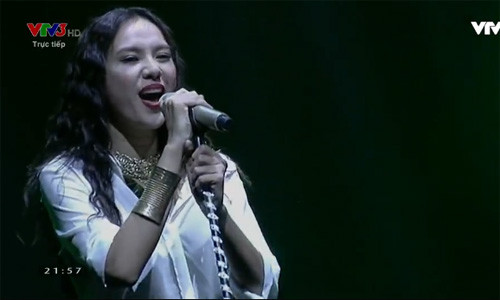 Giam khao The X-Factor tranh cai nay lua vi Minh Nhu-Hinh-8