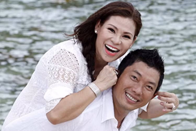 Kinh Quốc kết hôn năm 2004 nhưng chia tay vợ hai năm sau đó. Mới đây, nam diễn viên tiết lộ đã tái hôn và có một cô con gái hai tuổi. (Ảnh: Zing) 