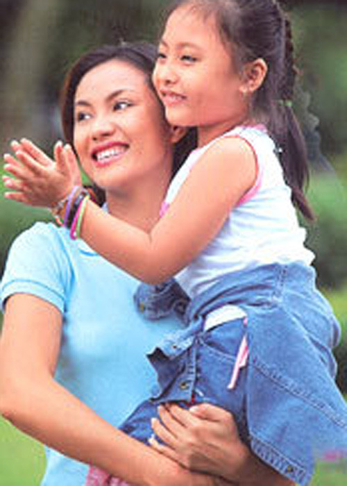 Như Phúc kết hôn và sinh con đầu lòng khi mới 21 tuổi. Sau 3 năm lên xe hoa, cô chia tay chồng. Hiện tại, cô đã tái hôn và có thêm hai con nữa. (Ảnh: Thế giới văn hóa) 