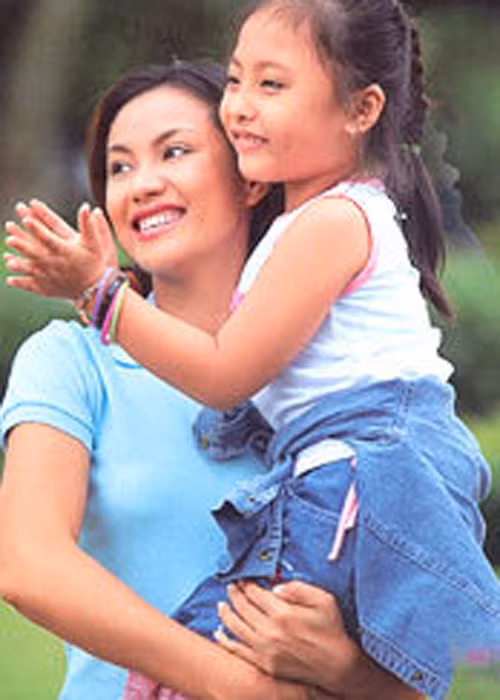 Như Phúc kết hôn và sinh con đầu lòng khi mới 21 tuổi. Sau 3 năm lên xe hoa, cô chia tay chồng. Hiện tại, cô đã tái hôn và có thêm hai con nữa. (Ảnh: Thế giới văn hóa) 