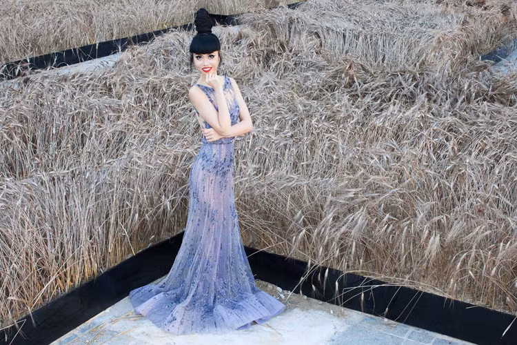  Hình ảnh Jessica Minh Anh trong ngày cuối của Tuần lễ thời trang Paris.