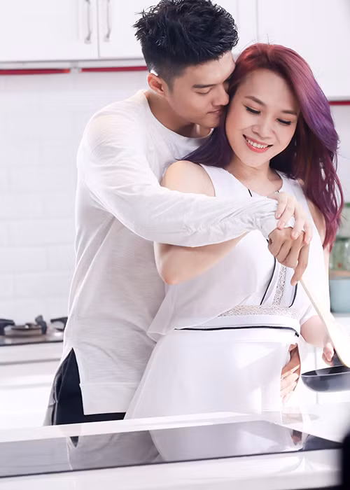 Toàn bộ nội dung về cuộc tình giữa Mỹ Tâm và Lâm Vinh Hải trong MV mới được truyền tải bằng vũ đạo. 