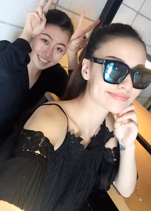 Hiện tại, em bé trong bụng Hồng Quế đã được hơn 27 tuần tuổi. Theo cách nữ người mẫu gọi thiên thần nhỏ của mình là Cherry, thai nhi là một bé gái.