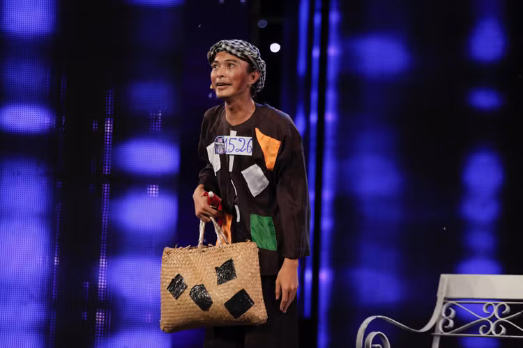 Thi sinh cosplay Hoai Linh gay sot Hoc vien danh hai-Hinh-5