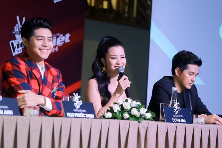 Giọng hát Việt nhí 2016 sẽ chính thức lên sóng vào 21h thứ bảy hàng tuần trên kênh VTV3, bắt đầu từ ngày 23/7 tới đây.