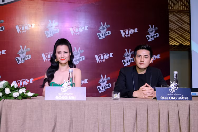 Ngoài ra, các thí sinh sẽ có cơ hội trở lại với chương trình nhờ vào lượng bình chọn online của khán giả. Theo đó, sau vòng Đối đầu, sẽ có 5 thí sinh được lựa chọn ở mỗi đội. Ngoài ra, vẫn còn 1 tấm vé nữa ở mỗi đội dành cho các thí sinh đã bị loại.