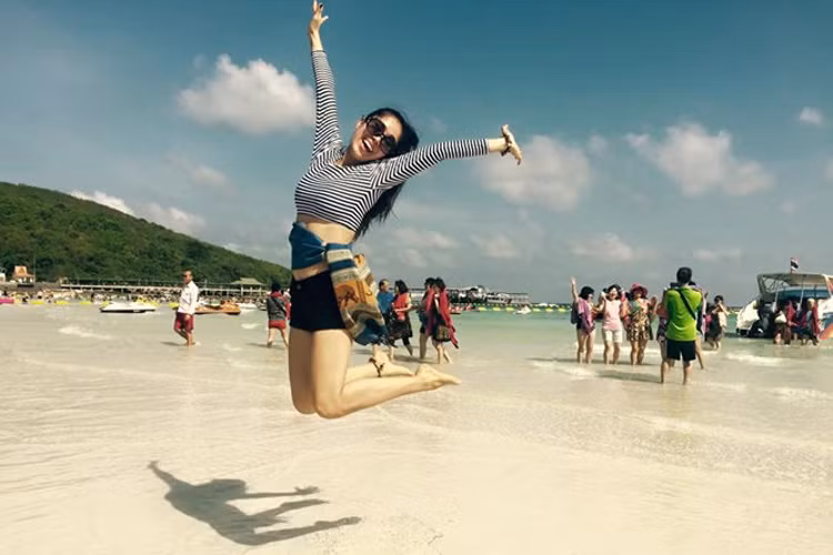 Tháng 5/2015, diễn viên Lê Phương xác nhận thông tin ly hôn Quách Ngọc Ngoan sau gần một năm ly thân. Trên trang cá nhân lúc đó, Lê Phương chia sẻ cảm giác hạnh phúc: "Trời ơi, sao cuộc đời đẹp quá vậy nè". 