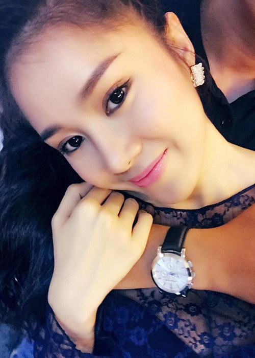 Sau khi chia tay Quý Bình, Lê Phương đã có bạn trai mới. Đầu tháng 7, cô liên tục chia sẻ hình ảnh bên một người đàn ông giấu mặt và bày tỏ rất hạnh phúc. 