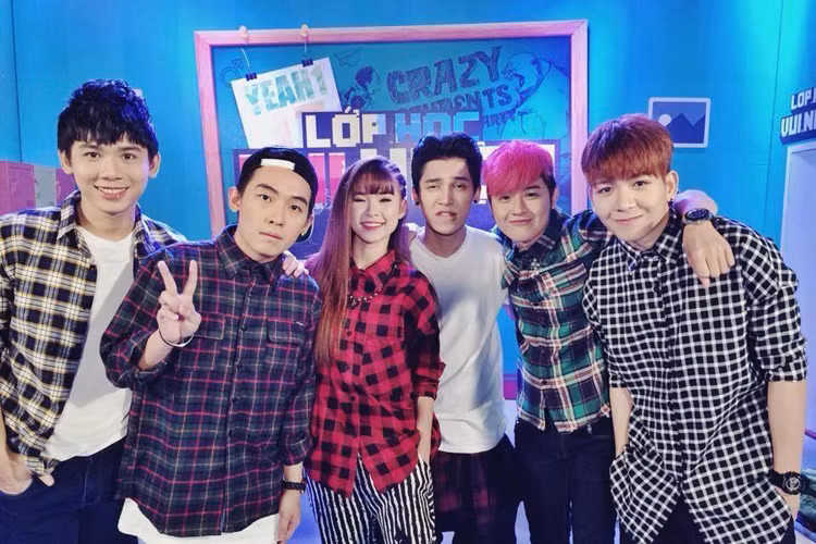 Quán quân Gương mặt thân quen mùa đầu tiên còn là gương mặt khá đắt show chương trình giải trí như: Hội quán tiếu lâm, Ca sĩ giấu mặt, Ơn giời, cậu đây rồi!, Lớp học vui nhộn... Khởi My còn lấn sân điện ảnh với bộ phim “Mặt nạ máu” vừa công chiếu. 