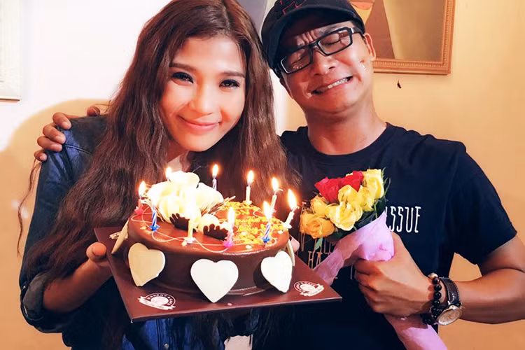 Thúy Diễm cũng không quên gửi lời cám ơn đến đoàn làm phim "Mùi đời".